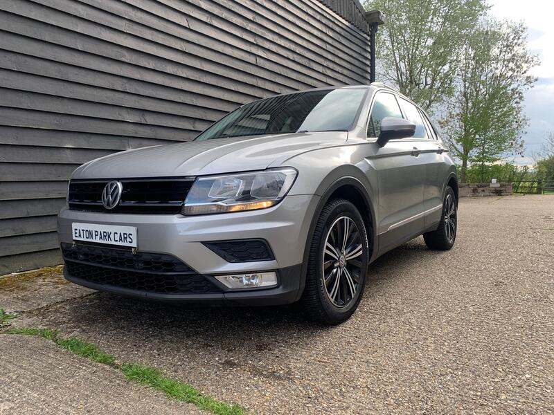 VOLKSWAGEN TIGUAN 2.0 TDI BlueMotion Tech SE Navigation